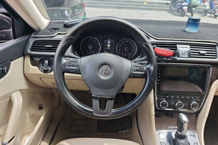 Used Volkswagen Passat 2014 1.8TSI DSG Prestige Edition Steering Wheel