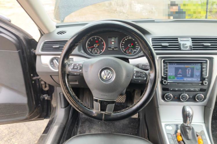 Used Volkswagen Passat 2014 1.8TSI DSG Prestige Navigation Edition Steering Wheel