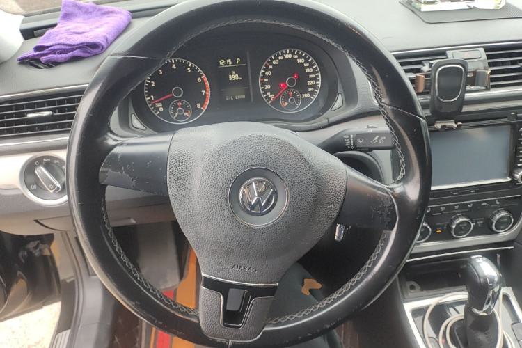 Used Volkswagen Passat 2014 1.8TSI DSG Prestige Edition Steering Wheel