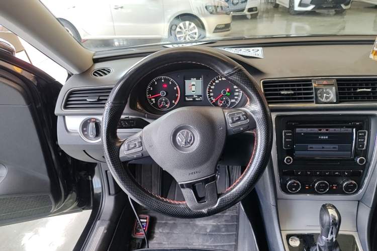 Used Volkswagen Passat 2014 2.0 TSI DSG Prestige Edition Steering Wheel
