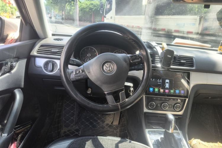 Used Volkswagen Passat 2014 1.8TSI DSG Prestige Edition Steering Wheel