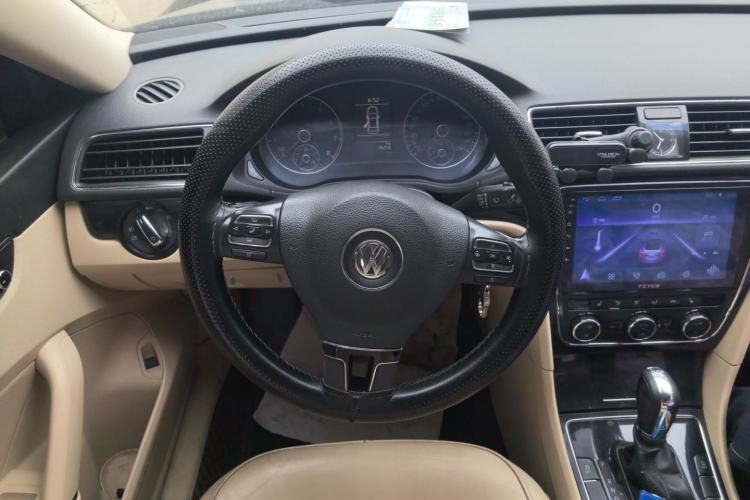 Used Volkswagen Passat 2014 1.8TSI DSG Prestige Edition Steering Wheel