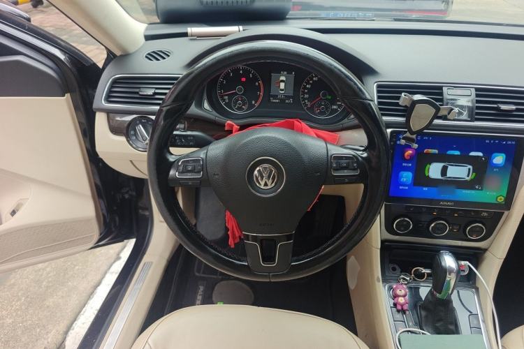 Used Volkswagen Passat 2014 1.8TSI DSG Prestige Edition Steering Wheel