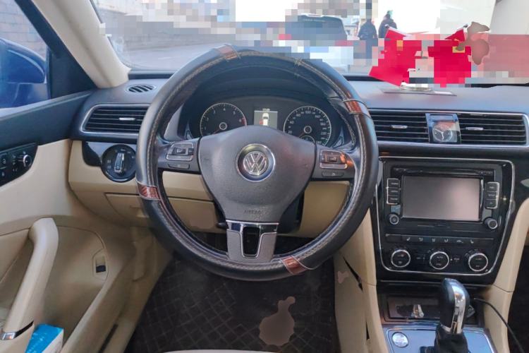 Used Volkswagen Passat 2014 1.8TSI DSG Prestige Navigation Edition Steering Wheel