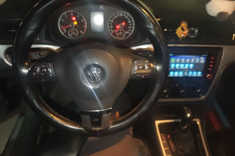 Used Volkswagen Passat 2014 1.8TSI DSG Prestige Edition Steering Wheel