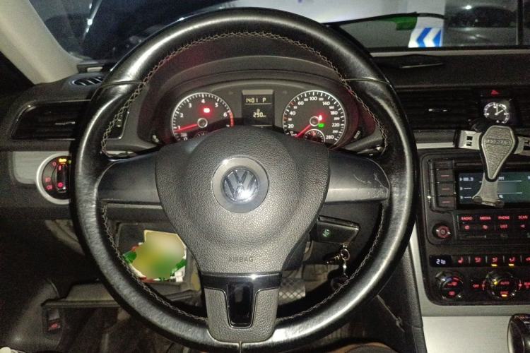 Used Volkswagen Passat 2014 1.8TSI DSG Prestige Edition Steering Wheel
