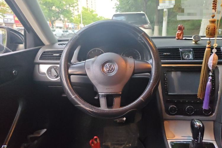 Used Volkswagen Passat 2014 1.8TSI DSG Prestige Edition Steering Wheel
