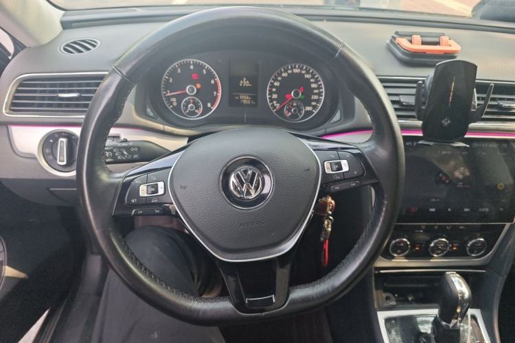 Used Volkswagen Passat 2014 1.4TSI DSG Prestige Edition Steering Wheel