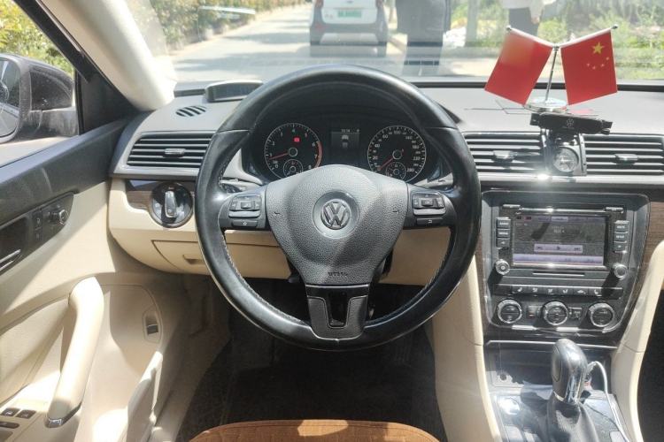 Used Volkswagen Passat 2014 1.8TSI DSG Prestige Edition Steering Wheel