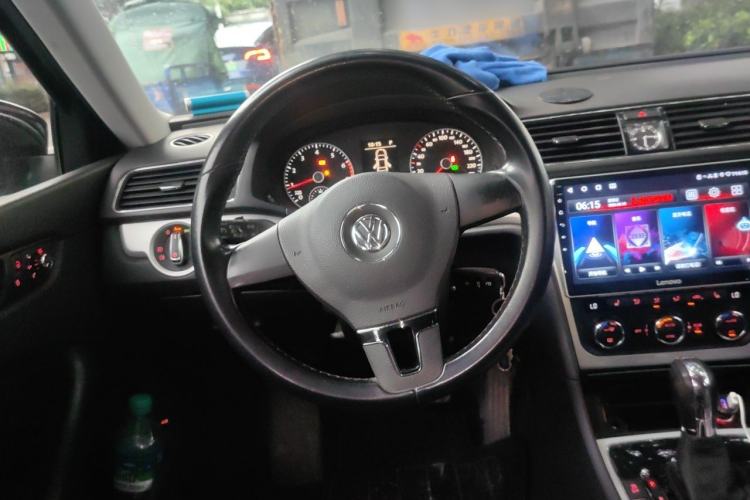 Used Volkswagen Passat 2014 1.8TSI DSG 30th Anniversary Edition Steering Wheel