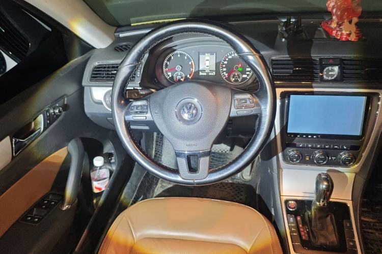 Used Volkswagen Passat 2014 1.8TSI DSG Prestige Edition Steering Wheel