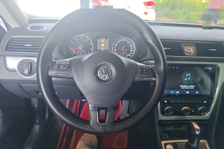 Used Volkswagen Passat 2014 1.8TSI DSG Prestige Navigation Edition Steering Wheel