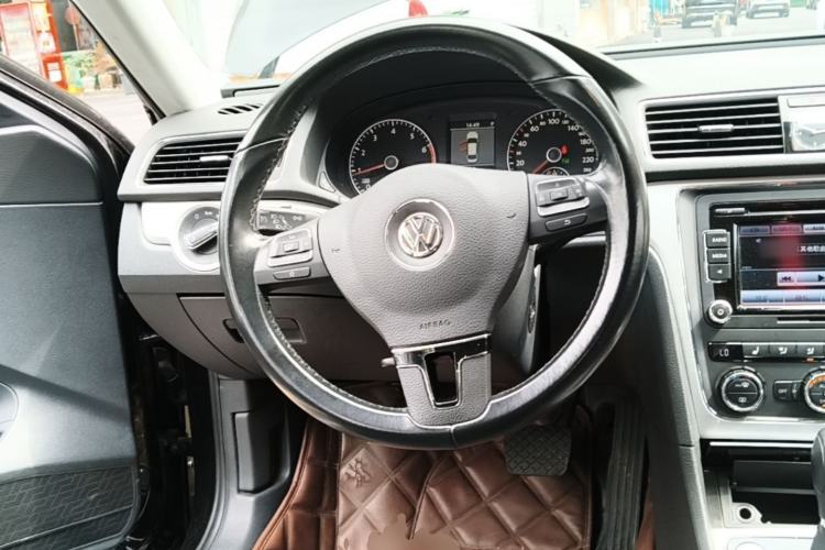 Used Volkswagen Passat 2014 1.8TSI DSG Prestige Edition Steering Wheel