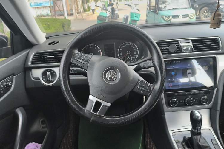 Used Volkswagen Passat 2014 1.8TSI DSG Prestige Edition Steering Wheel