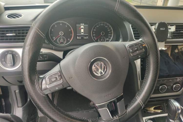 Used Volkswagen Passat 2014 1.8TSI DSG Prestige Edition Steering Wheel