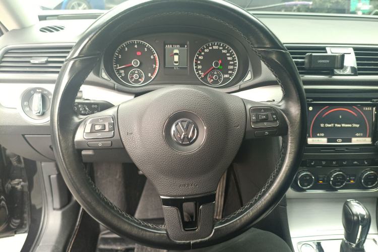 Used Volkswagen Passat 2014 1.8TSI DSG Prestige Navigation Edition Steering Wheel