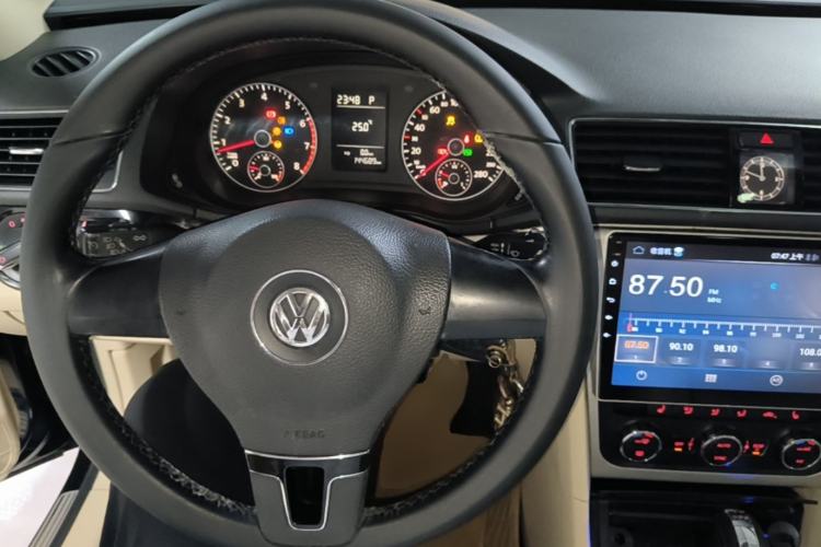 Used Volkswagen Passat 2014 1.8TSI DSG Prestige Edition Steering Wheel