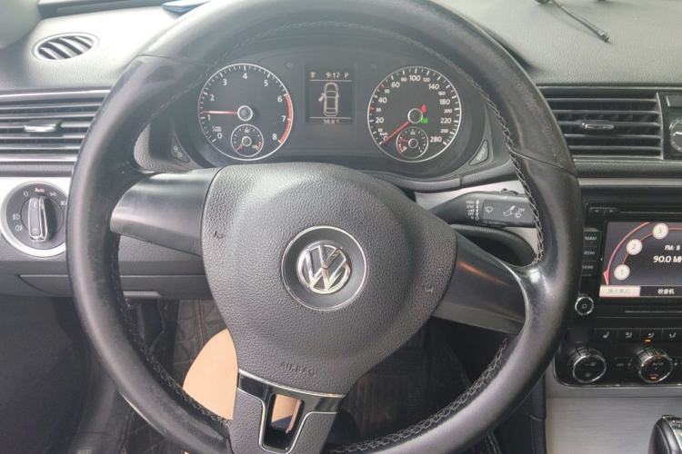 Used Volkswagen Passat 2014 1.8TSI DSG 30th Anniversary Edition Steering Wheel