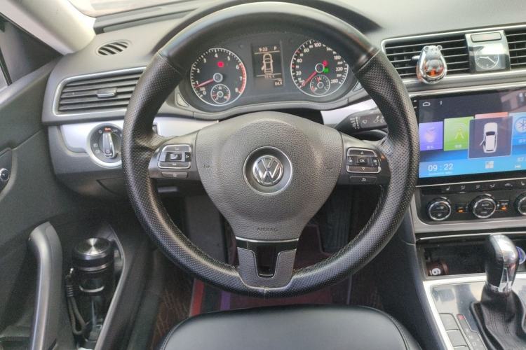 Used Volkswagen Passat 2014 1.8TSI DSG Prestige Edition Steering Wheel