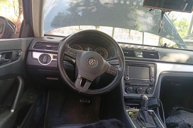 Used Volkswagen Passat 2014 1.8TSI DSG Prestige Edition Steering Wheel