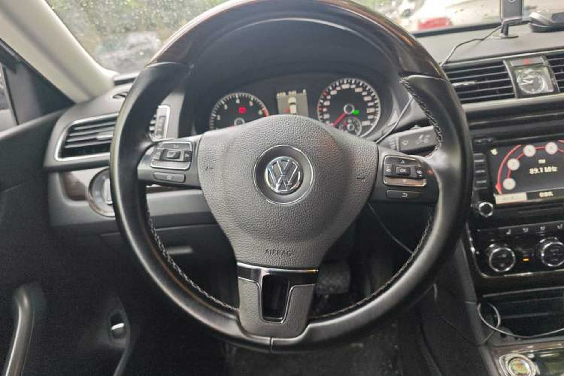 Used Volkswagen Passat 2014 1.8TSI DSG Prestige Navigation Edition Steering Wheel
