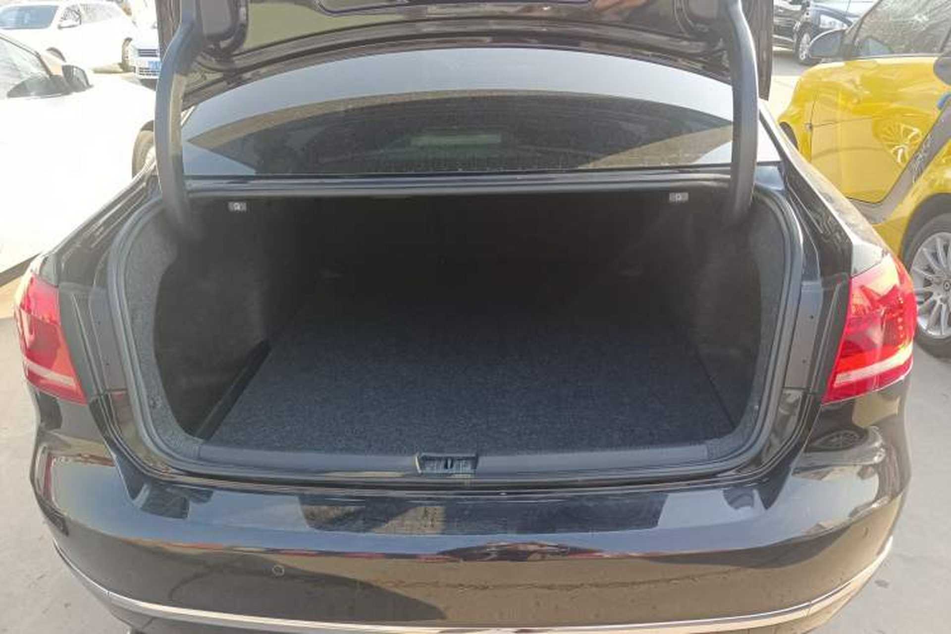 Used Volkswagen Passat 2014 1.8TSI DSG Prestige Edition Trunk