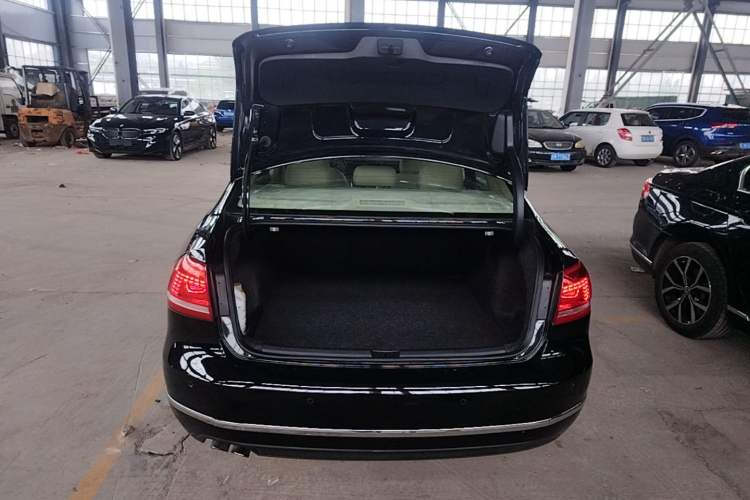 Used Volkswagen Passat 2014 1.8TSI DSG Prestige Edition Trunk