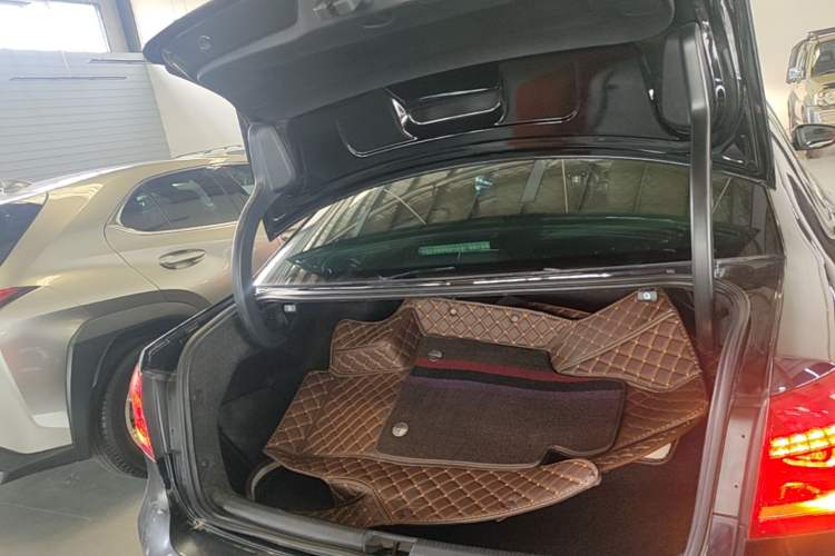 Used Volkswagen Passat 2014 1.8TSI DSG Prestige Edition Trunk