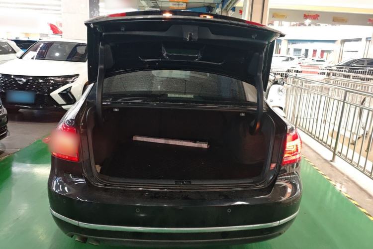 Used Volkswagen Passat 2014 1.8TSI DSG Prestige Navigation Edition Trunk