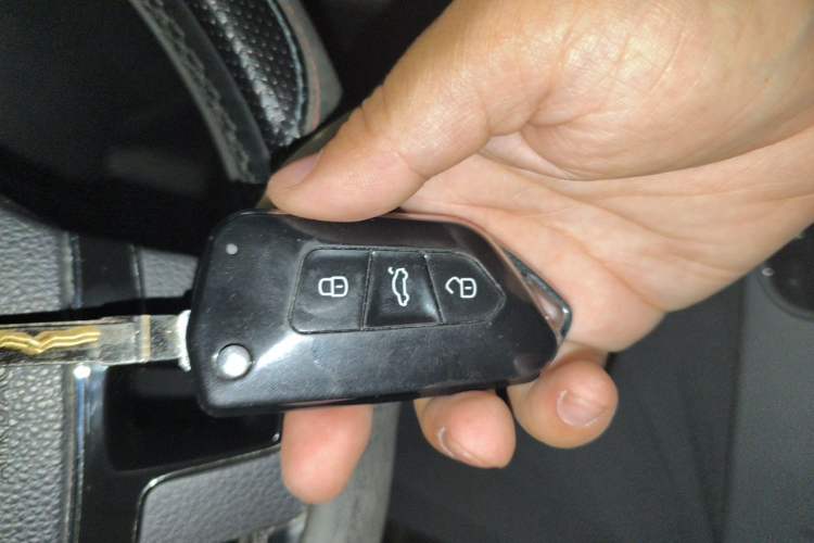 Used Volkswagen Passat 2014 1.8TSI Automatic Prestige Edition Vehicle Key