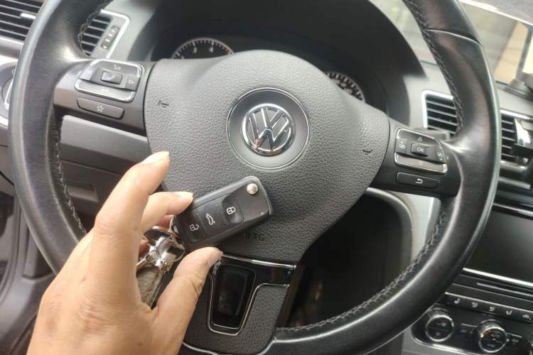 Used Volkswagen Passat 2014 1.8TSI DSG Prestige Navigation Edition Vehicle Key
