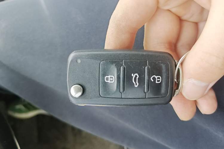 Used Volkswagen Passat 2014 1.8TSI DSG Prestige Navigation Edition Vehicle Key