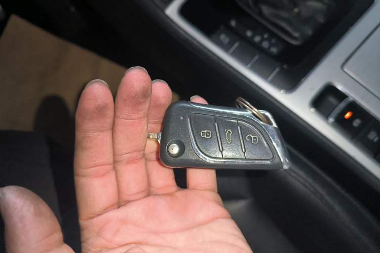 Used Volkswagen Passat 2014 1.8TSI DSG Prestige Edition Vehicle Key