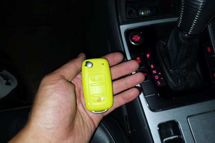 Used Volkswagen Passat 2014 1.8TSI DSG Prestige Navigation Edition Vehicle Key