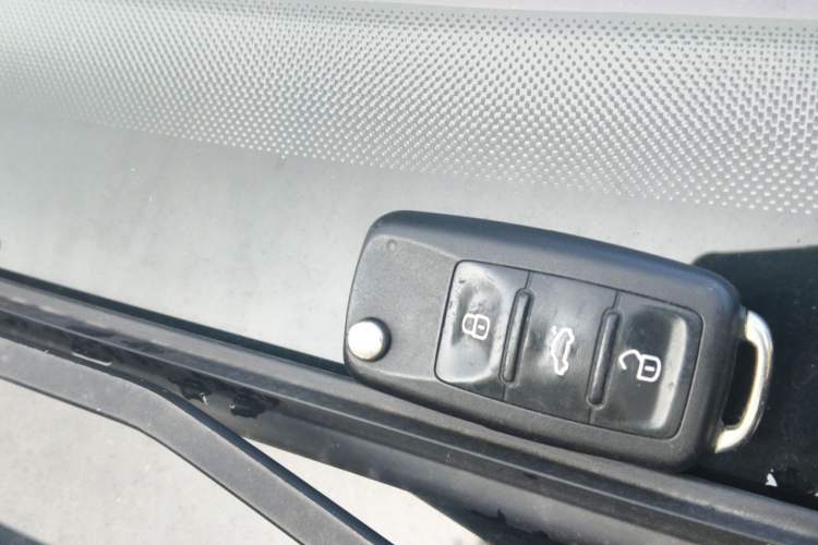 Used Volkswagen Passat 2014 1.8TSI DSG Prestige Navigation Edition Vehicle Key