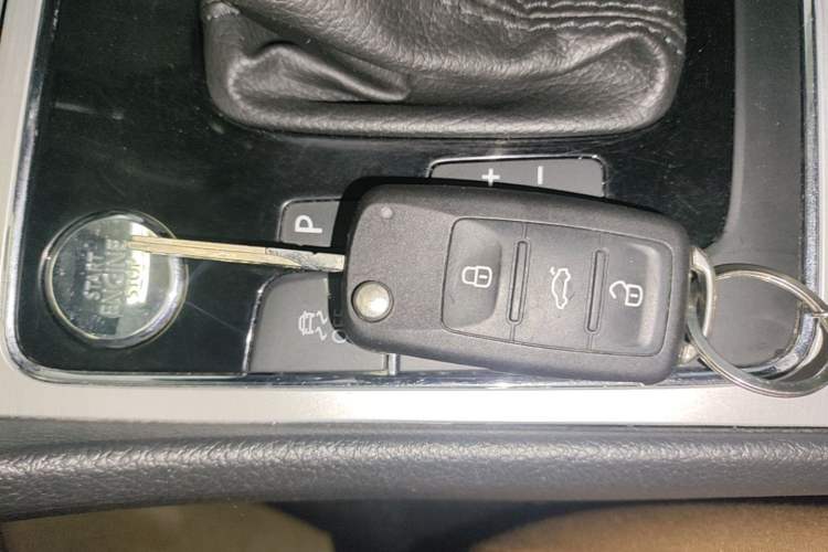 Used Volkswagen Passat 2014 1.8TSI DSG Prestige Edition Vehicle Key