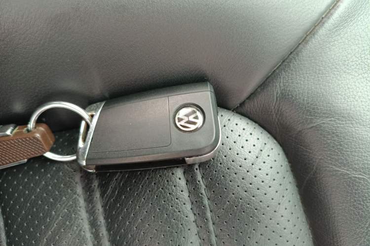 Used Volkswagen Passat 2014 2.0 TSI DSG Prestige Navigation Edition Vehicle Key