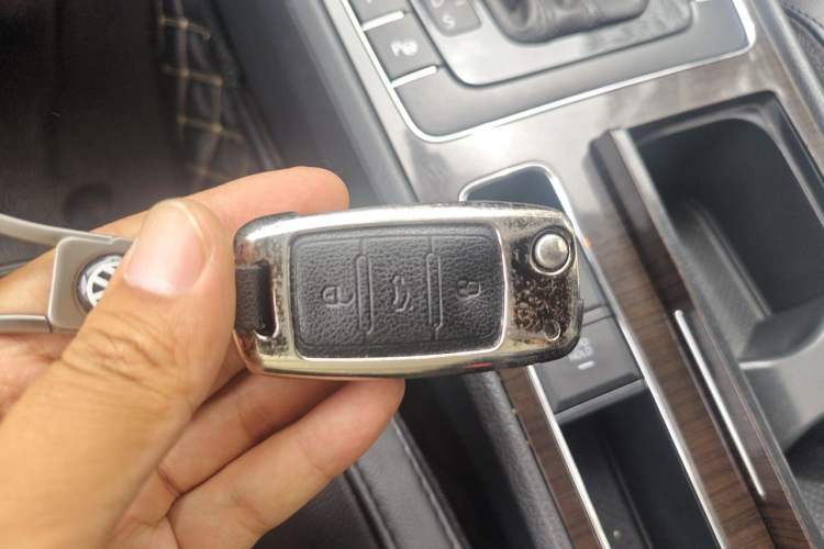 Used Volkswagen Passat 2014 2.0 TSI DSG Ultimate Edition Vehicle Key