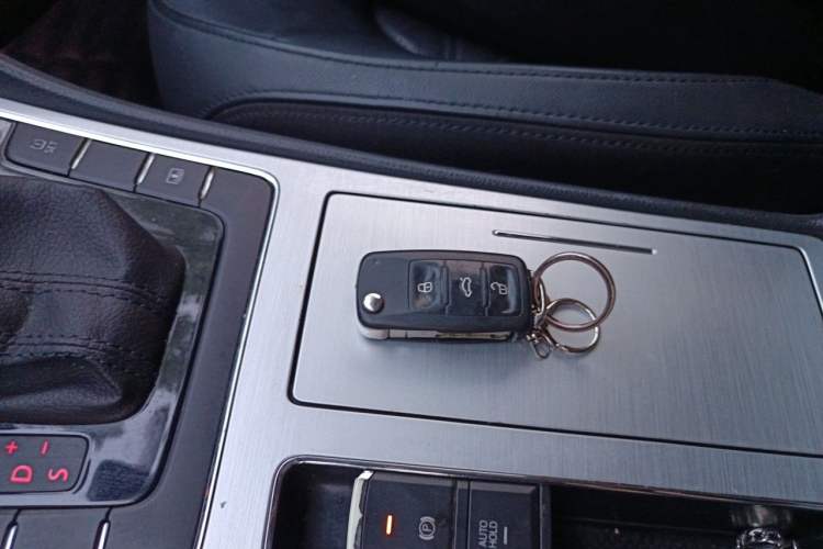 Used Volkswagen Passat 2014 1.8TSI DSG Prestige Navigation Edition Vehicle Key