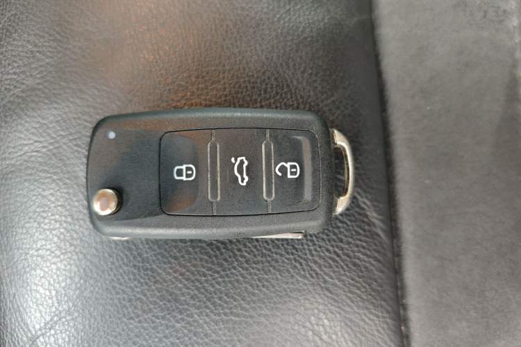 Used Volkswagen Passat 2014 1.8TSI DSG Prestige Navigation Edition Vehicle Key