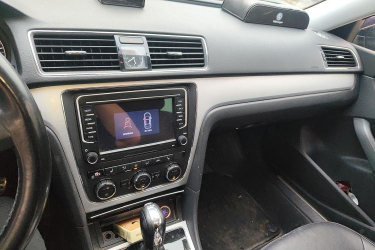 Used Volkswagen Passat 2014 1.8TSI DSG Prestige Edition Audio And AC Panel