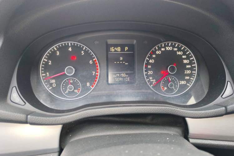 Used Volkswagen Passat 2014 1.4TSI DSG BlueMotion Technology Edition Instrument Cluster