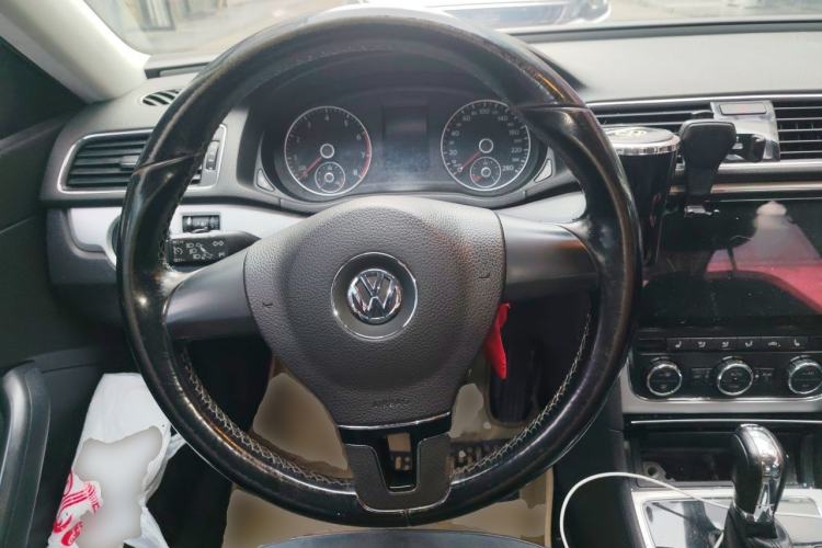 Used Volkswagen Passat 2014 1.4TSI DSG BlueMotion Technology Edition Steering Wheel