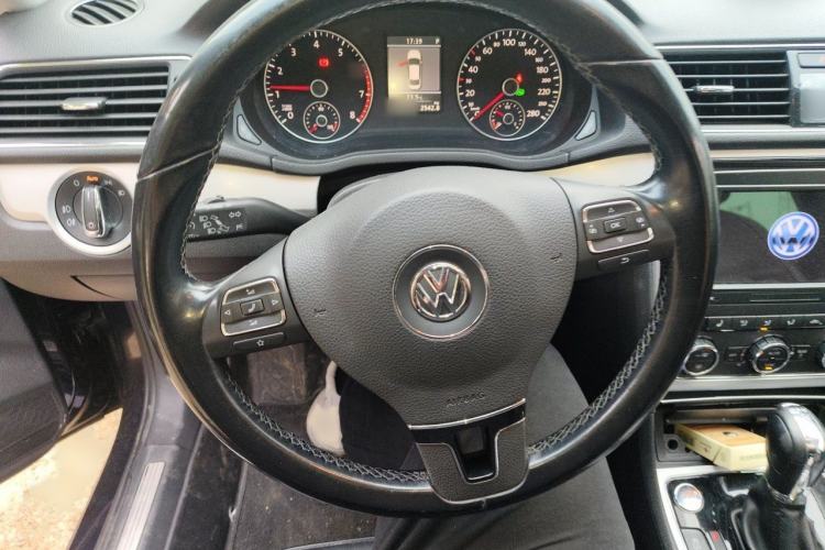 Used Volkswagen Passat 2014 1.8TSI DSG Prestige Edition Steering Wheel