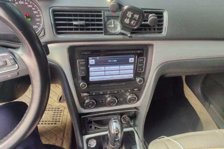Used Volkswagen Passat 2014 1.8TSI DSG Prestige Edition Audio And AC Panel