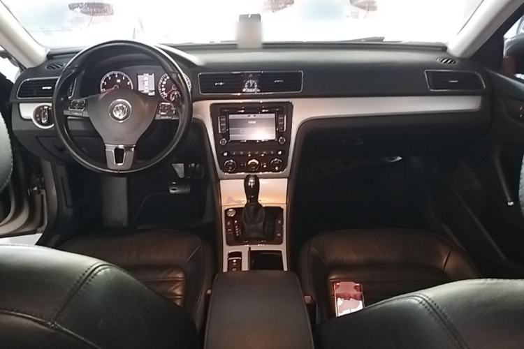 Used Volkswagen Passat 2014 1.8TSI DSG Prestige Edition Center Console