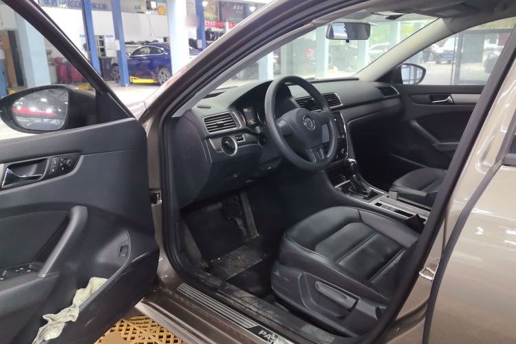 Used Volkswagen Passat 2014 1.8TSI DSG Luxury Edition Driver Seat