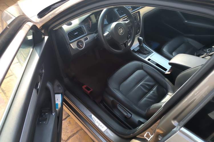 Used Volkswagen Passat 2014 1.8TSI DSG Prestige Edition Driver Seat