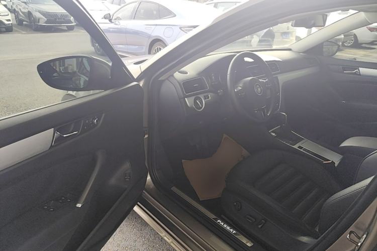 Used Volkswagen Passat 2014 1.8TSI DSG Prestige Navigation Edition Driver Seat