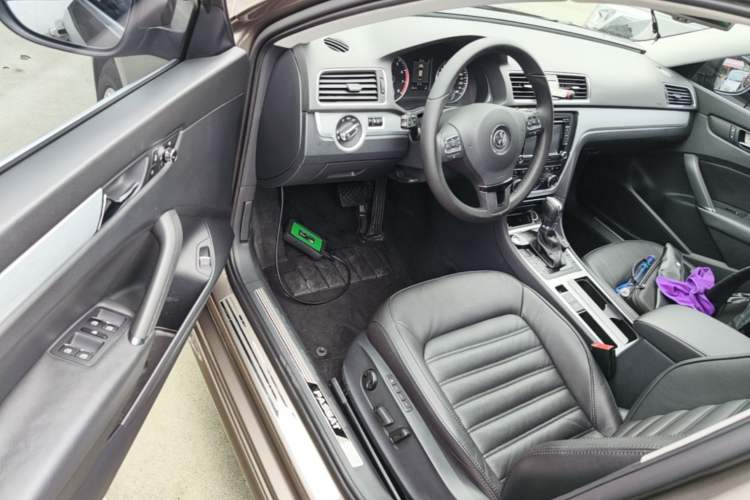 Used Volkswagen Passat 2014 1.8TSI DSG Ultimate Edition Driver Seat